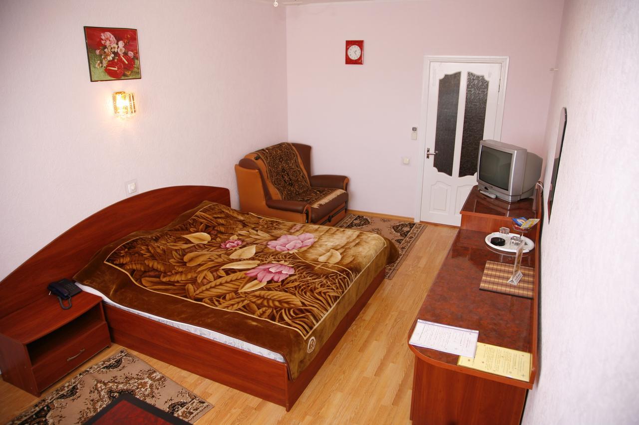 Anzhelina Hotel Kherson Ngoại thất bức ảnh