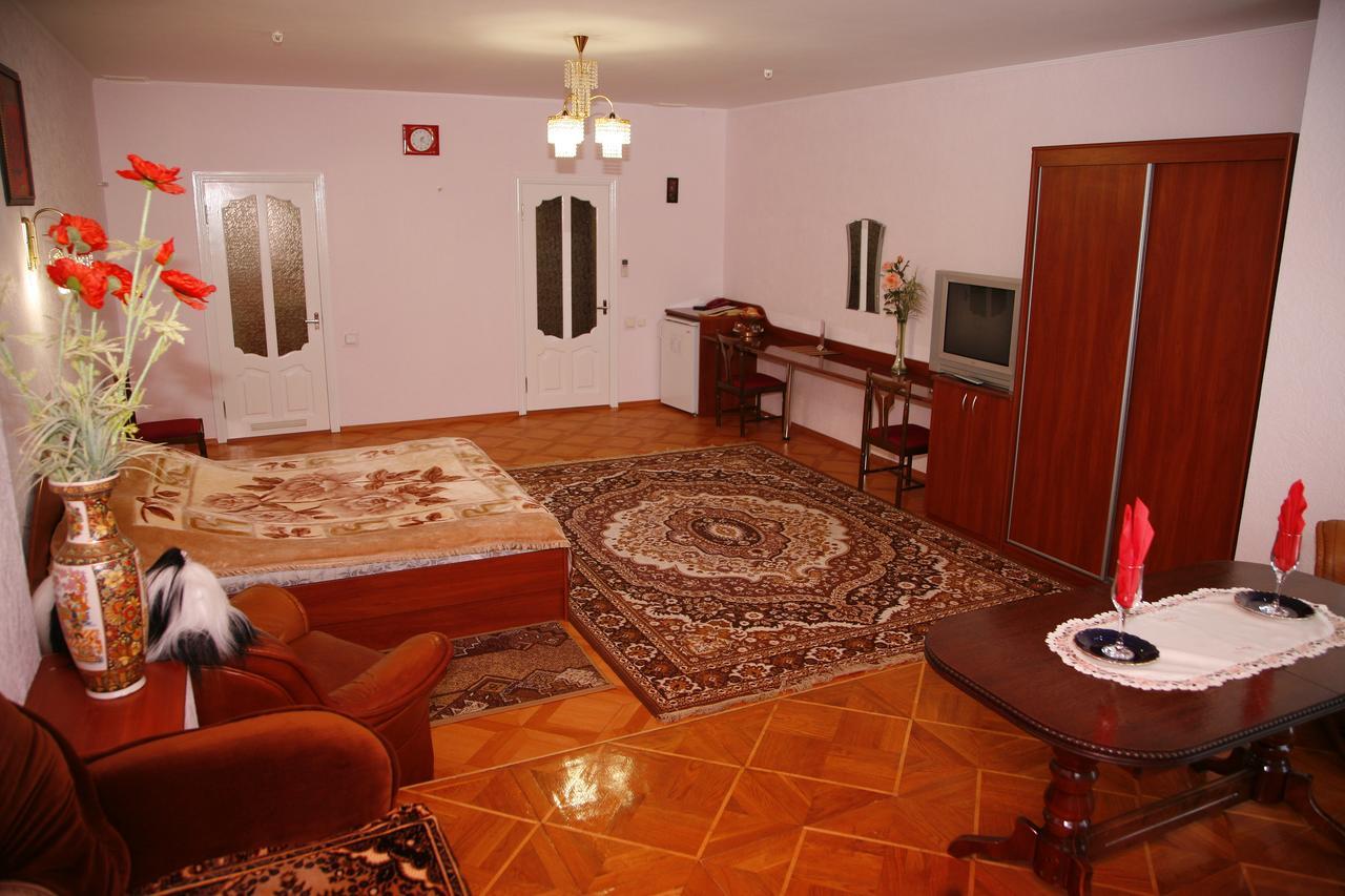 Anzhelina Hotel Kherson Ngoại thất bức ảnh