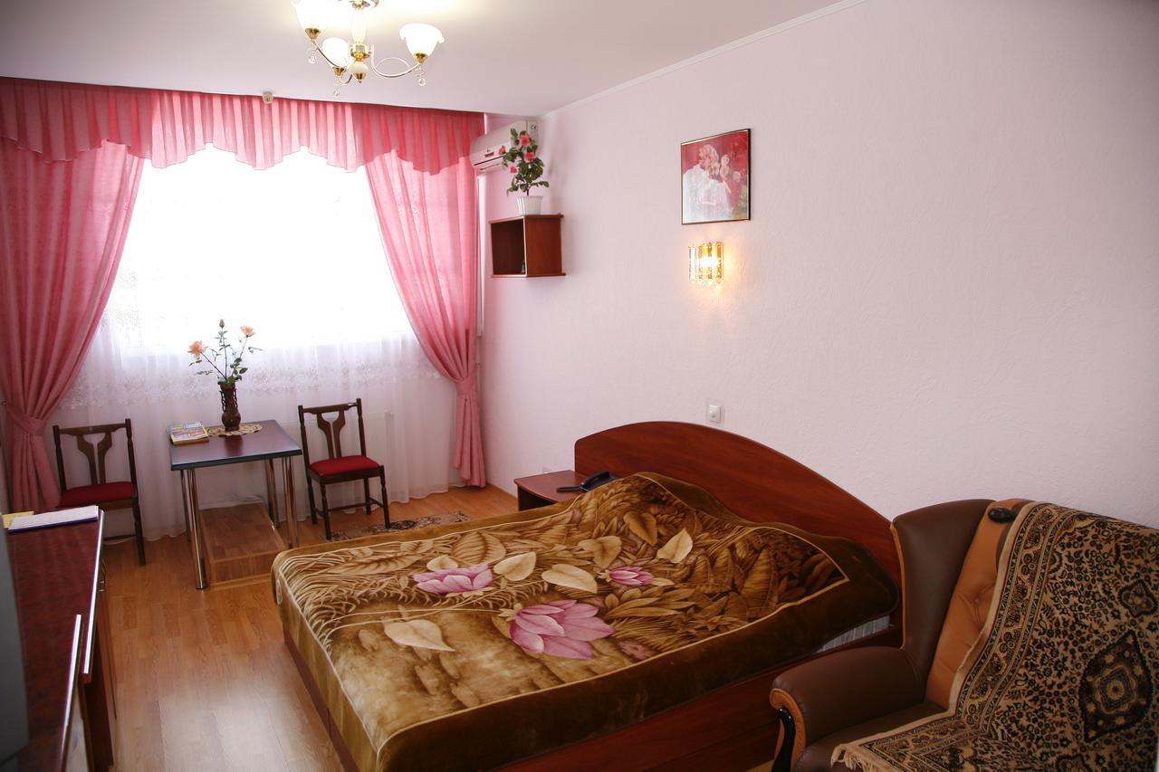 Anzhelina Hotel Kherson Ngoại thất bức ảnh